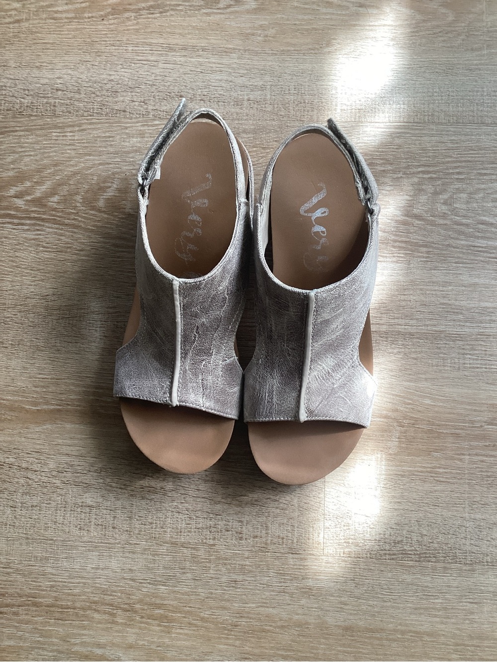 Very G Grey Open-Toe Slingback Sandals Sz 8.5 Heel 2.72 3-inches VGWS0042-290